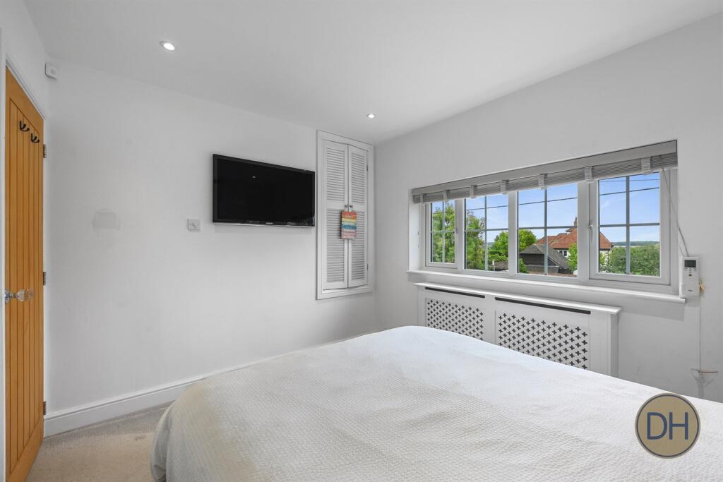 Nine Ashes Farm Cott