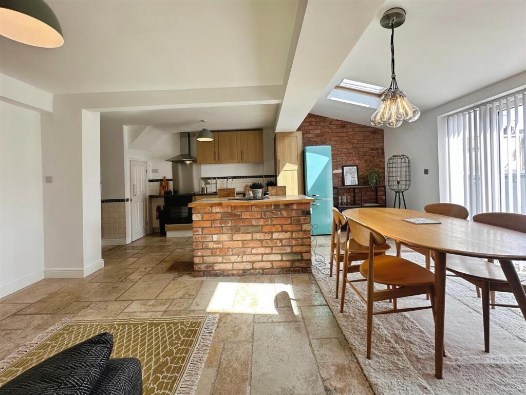 71d2d580-A-435F-89AF-56F38CB9610A-9201-0000028FA13