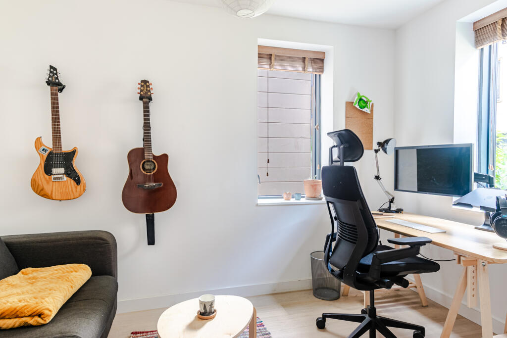 bedroom2