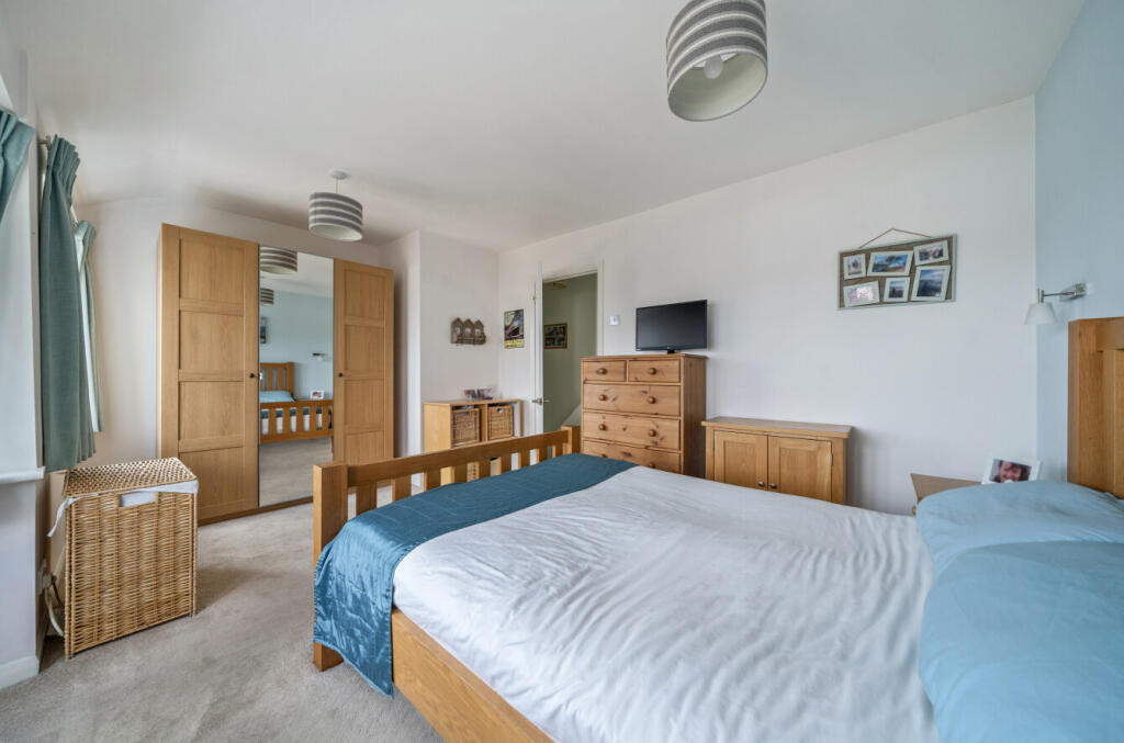 1354263-3-68c96bf...