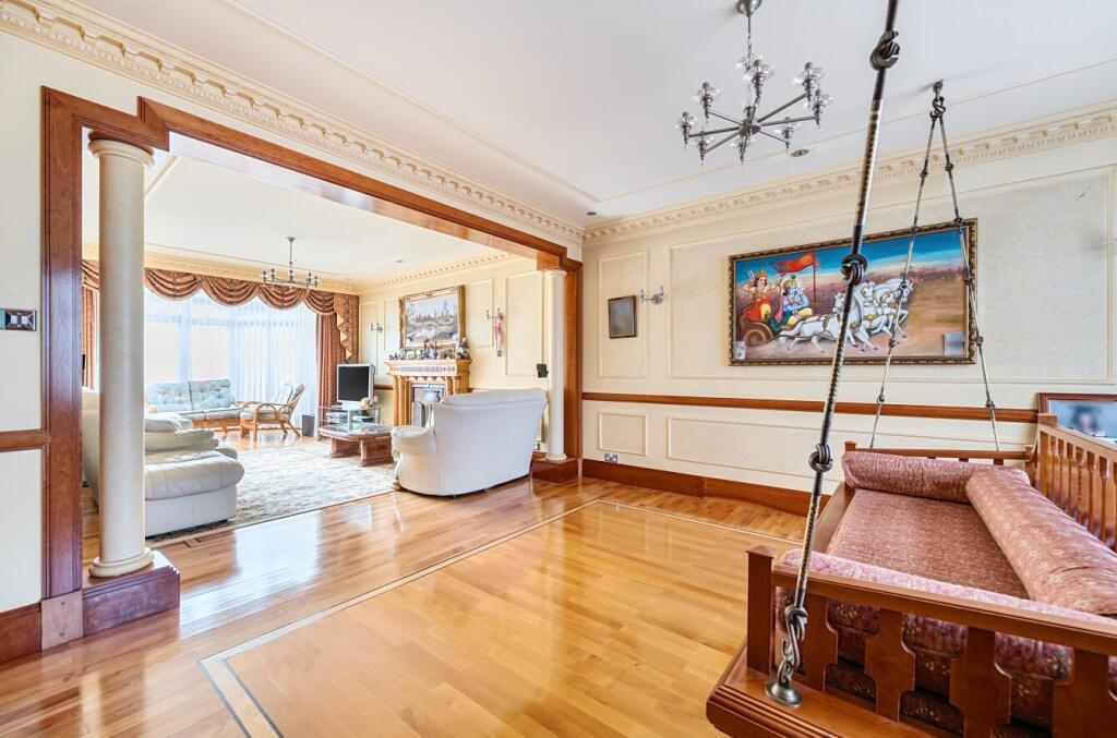 Davidson Frost-Wellings, DFW, Dalkeith Grove, Livi