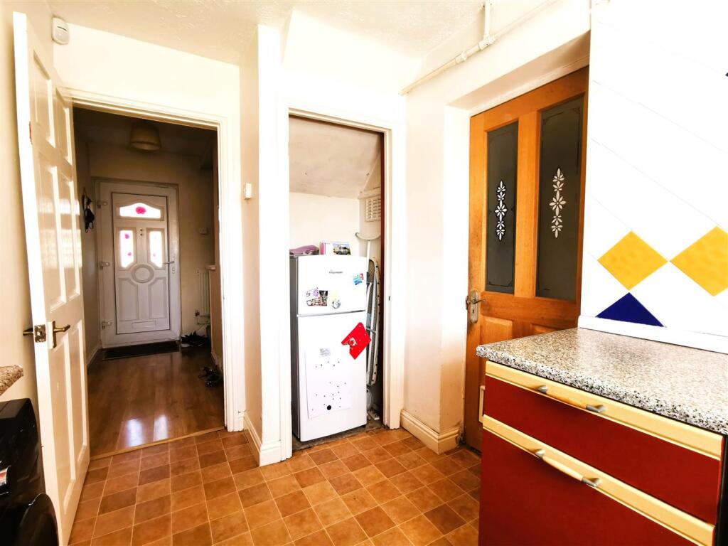 kitchen 3.jpg