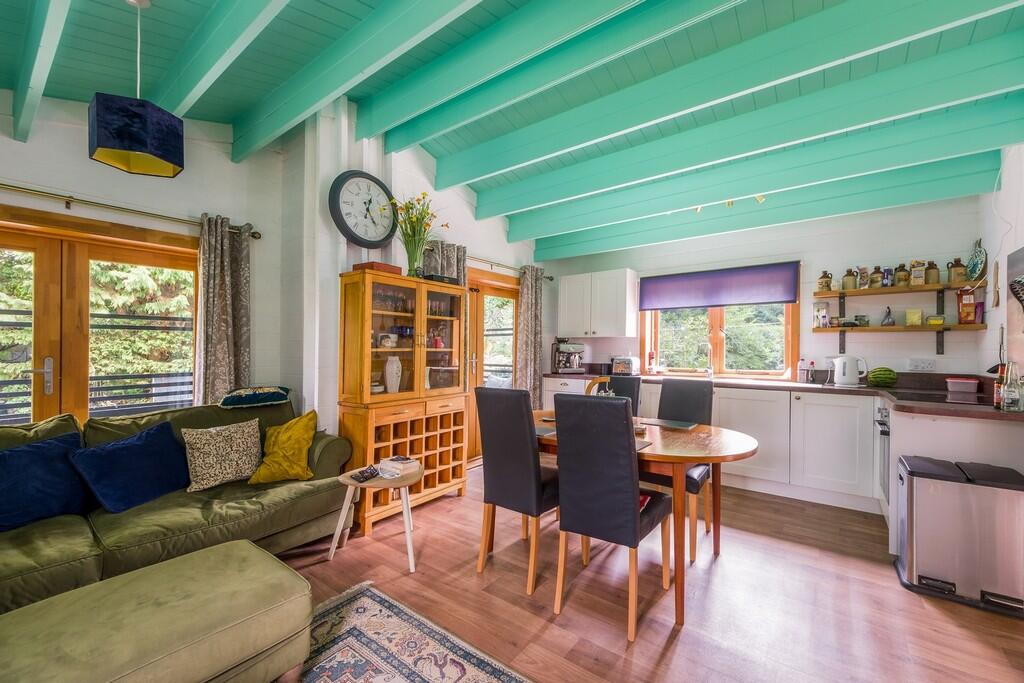 144px-Willow Cott...