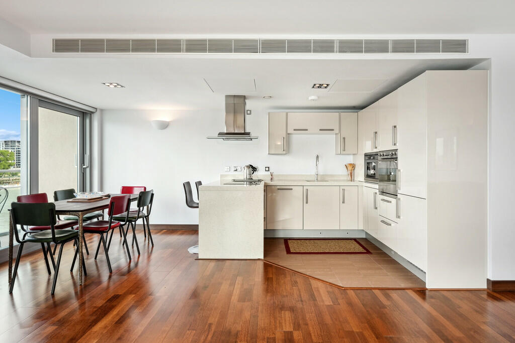 Vicentia Court (4...