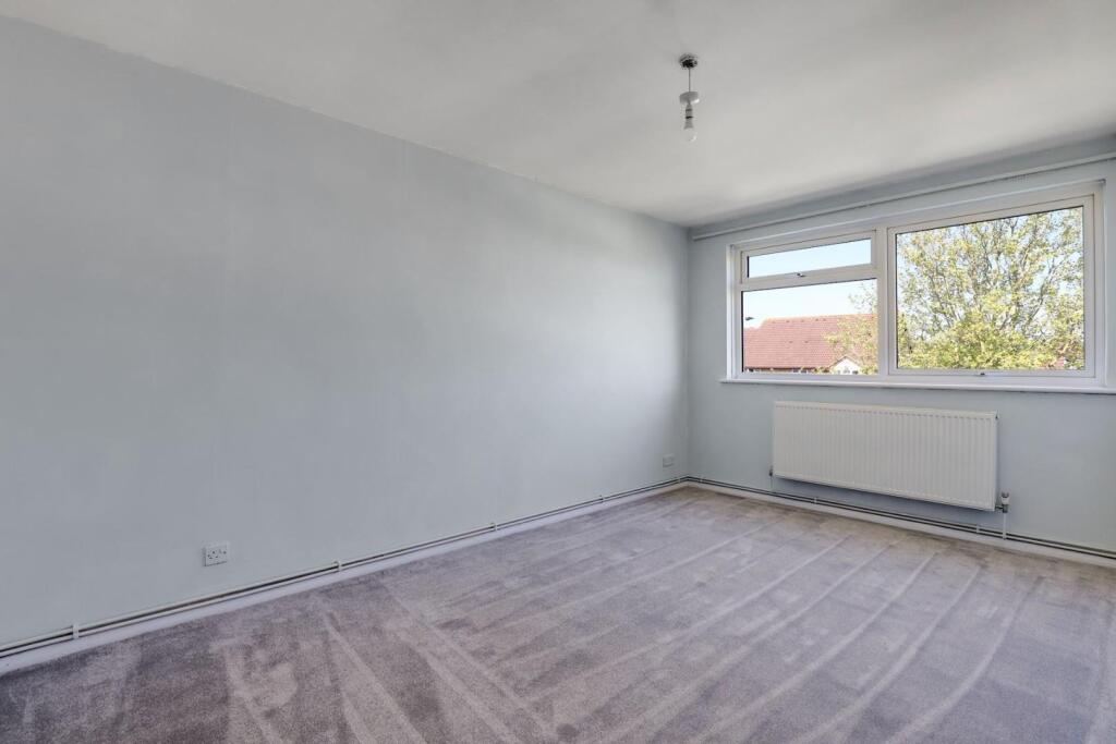 01-0381JHPropWpen - 8 Benwick Court -1-medium.JPG