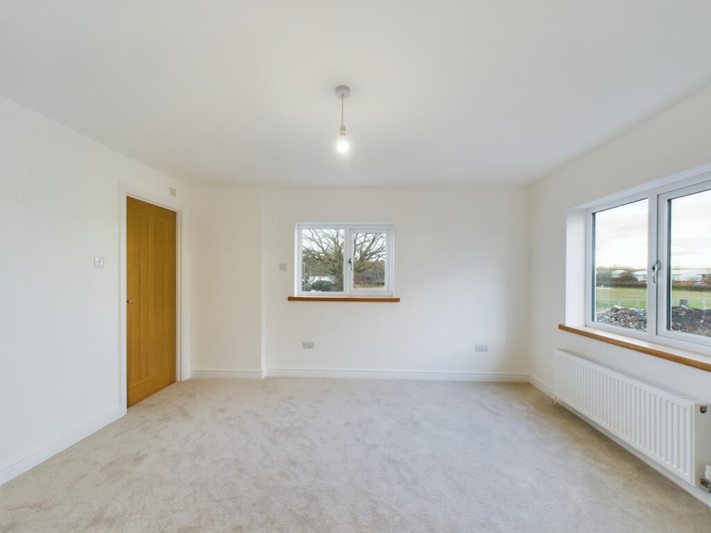 CAM02023G0-PR0113-STILL061