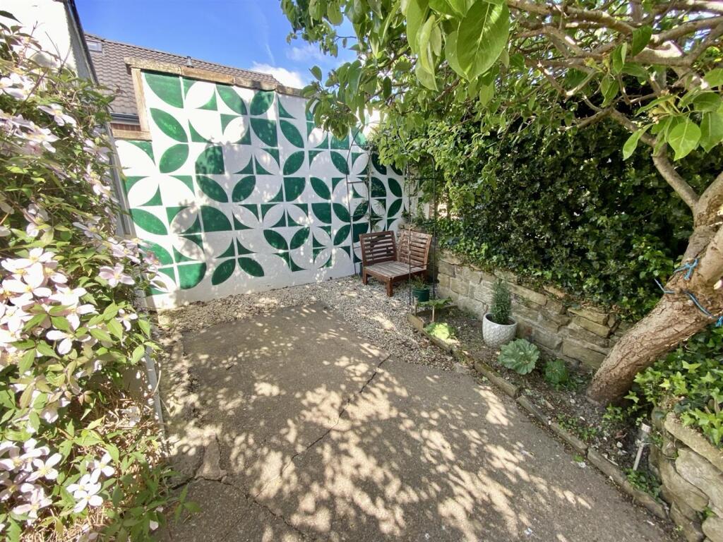 Bramleys Estate Agents - Manor Park - Mirfield (25