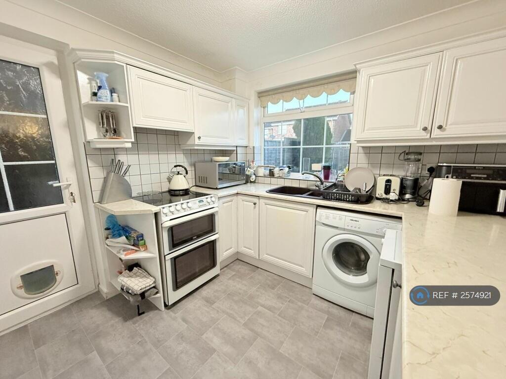 Kitchen &amp; Dining