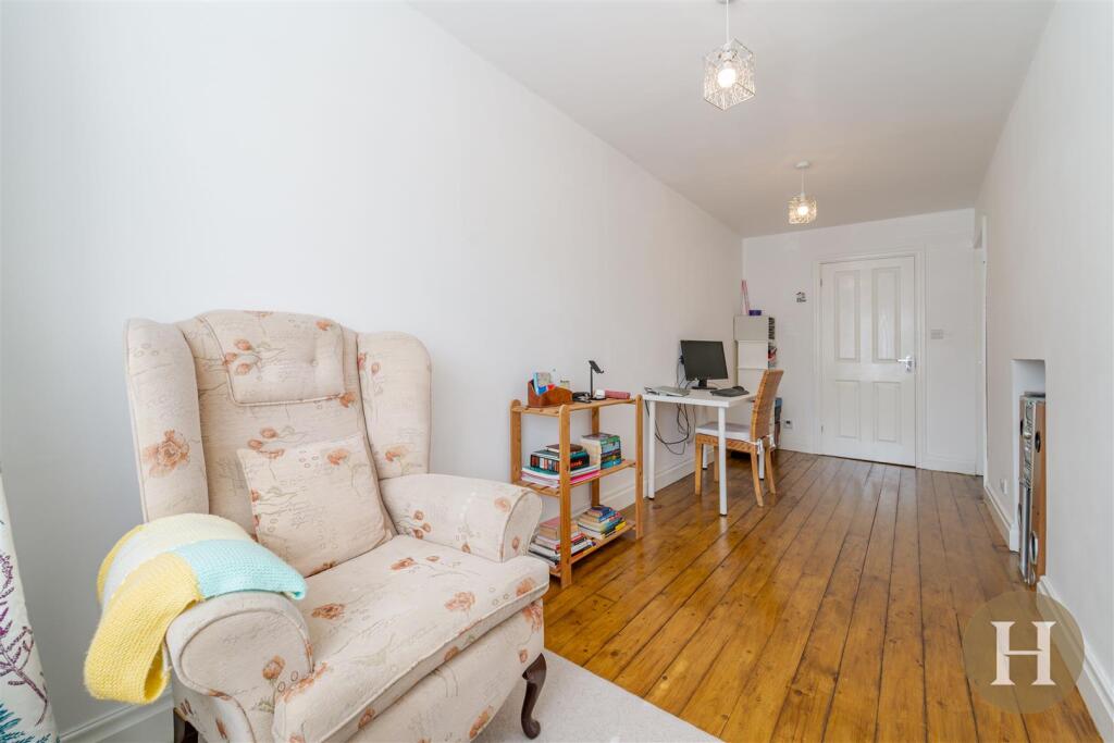 Hadleigh Estate Agents-34.jpg