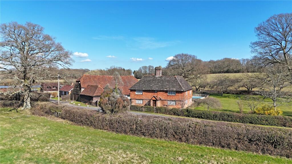Costrong Farmhouse