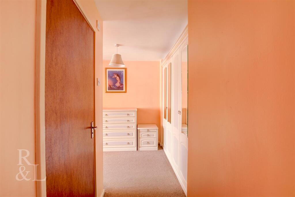 21 Coton Road (21).jpg
