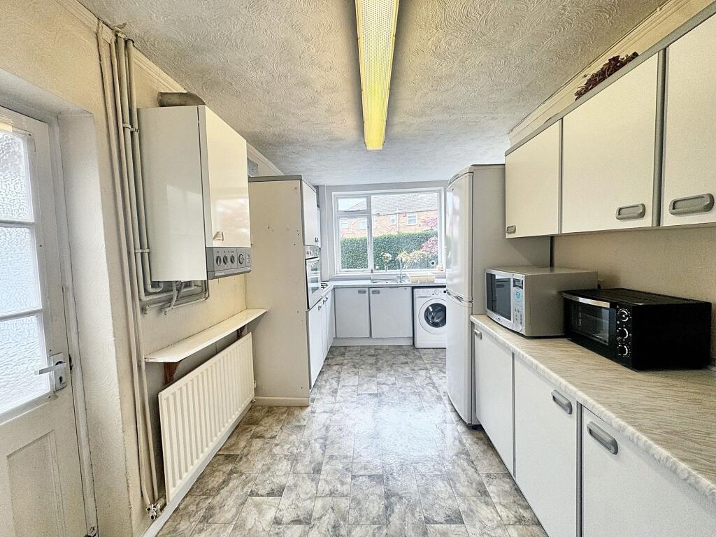 Kitchen/ Breakfast Room