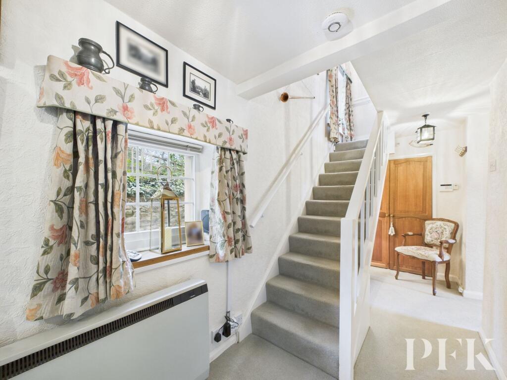 Front to Inner Hallway