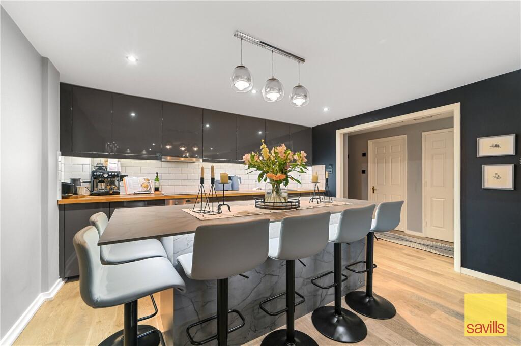 Kitche/Dining Area