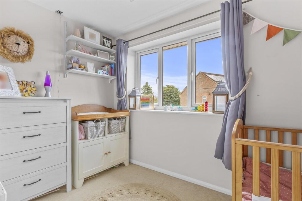 20 Boughton Way, HP6 6PU-6.jpg