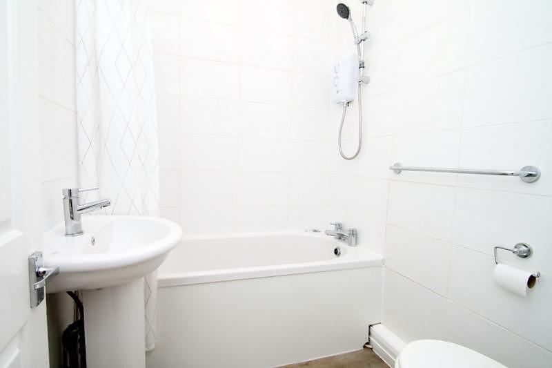 Bathroom with Electr