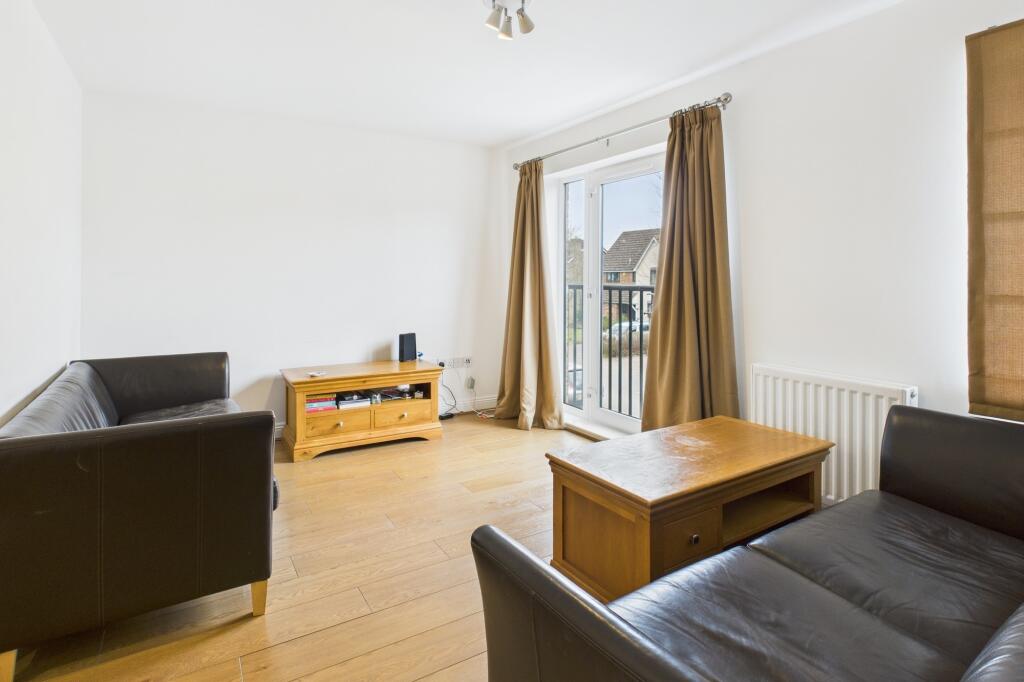 CAM02545G0-PR0353-STILL009