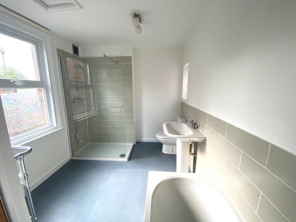 Bathroom.JPG