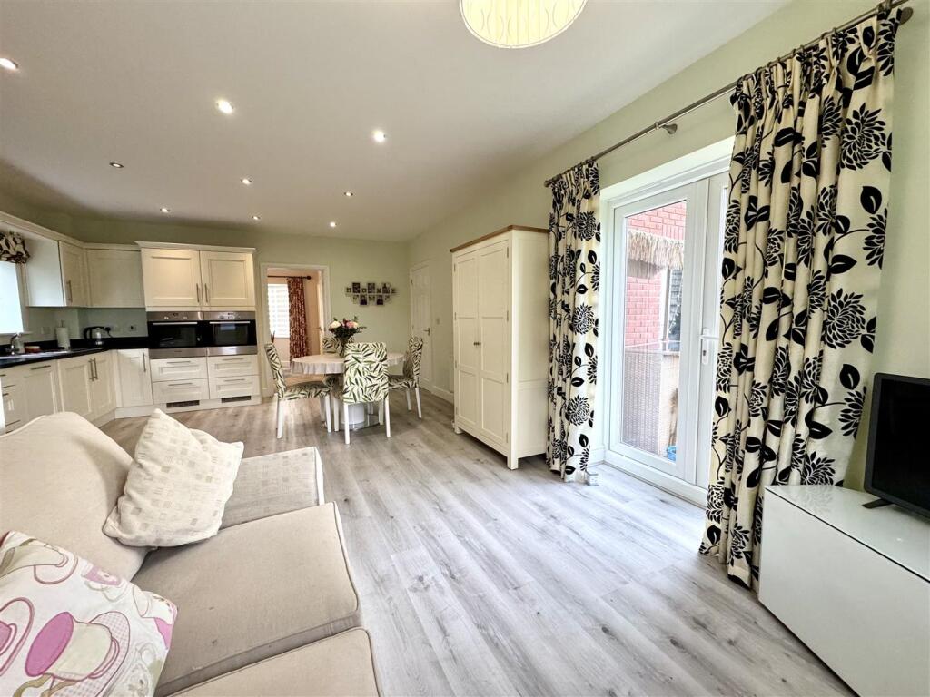 KITCHEN/BREAKFAST/FAMILY ROOM