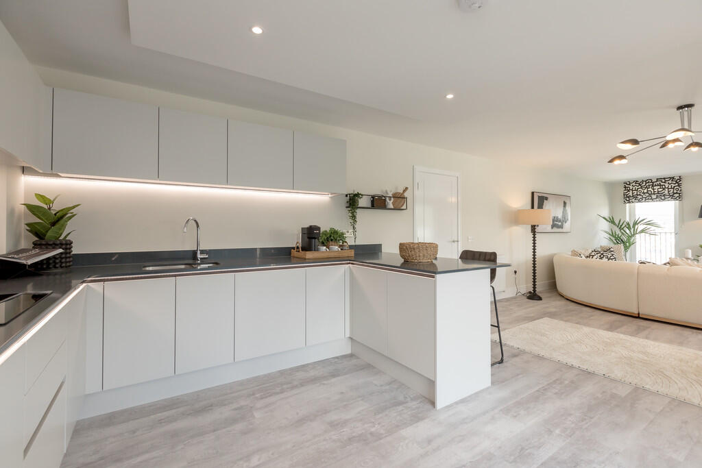 69758_Queenswater...