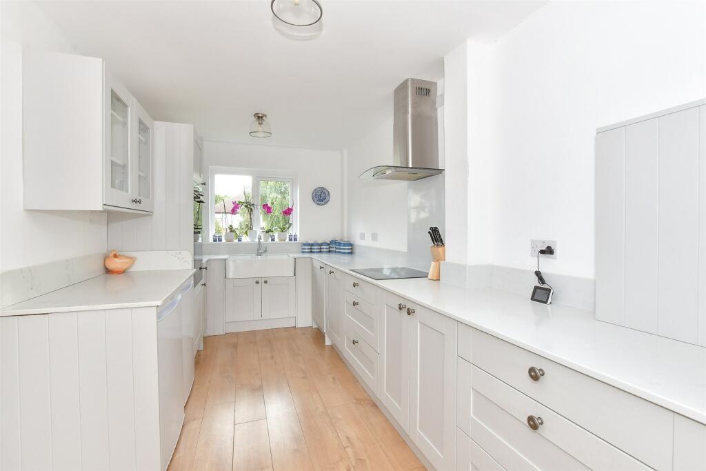 Kitchen/ Breakfast Room