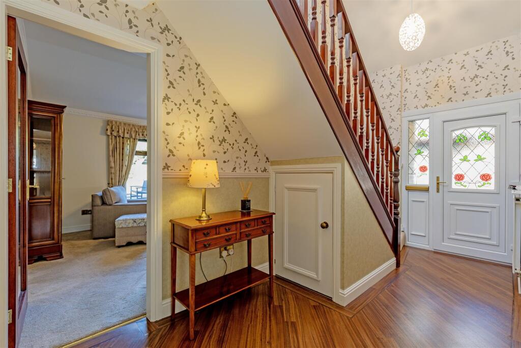Entrance Hall-2.jpg