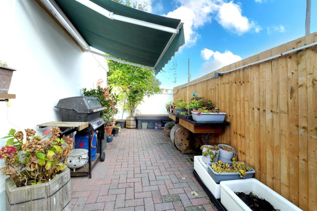 Rochester 62 Stanhope rd  (15).jpg