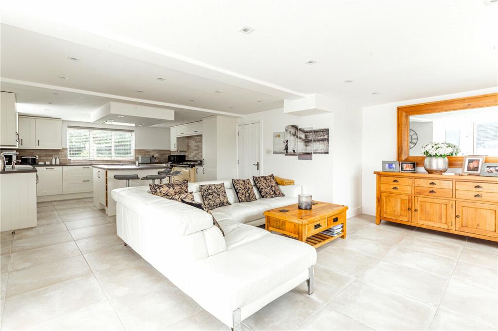 Kitchen/ Family Room