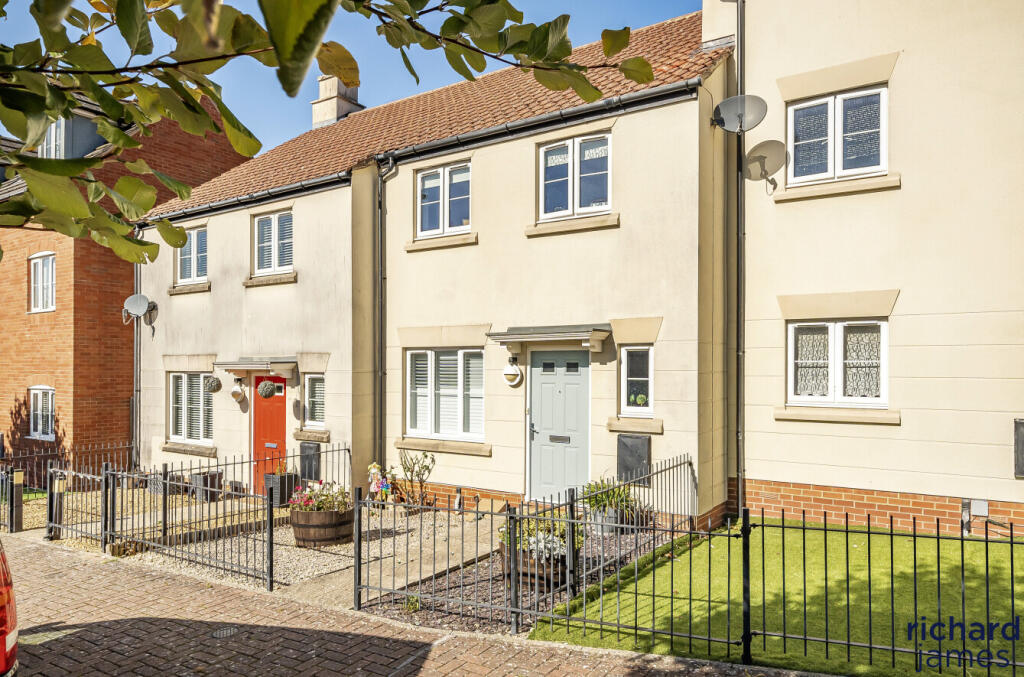 5e7366e107124d18b23a1494d8a1a758