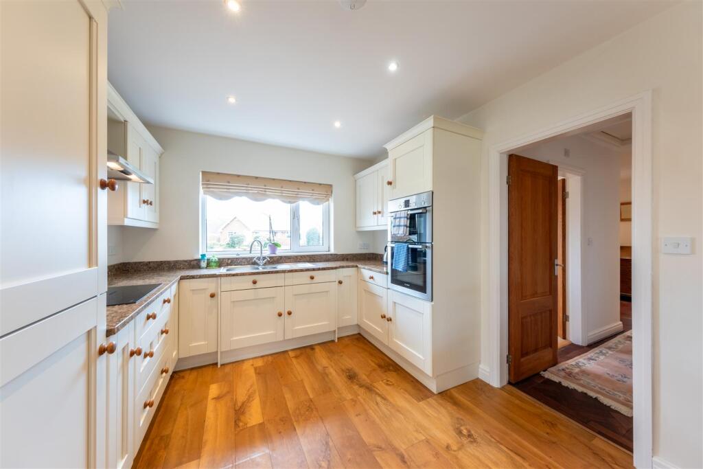 15 Pentre Close-002.jpg