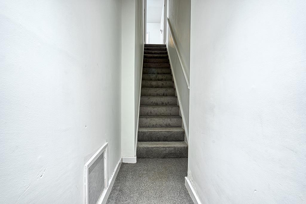 38a gidlow lane wigan wn6 7ea-1.jpg