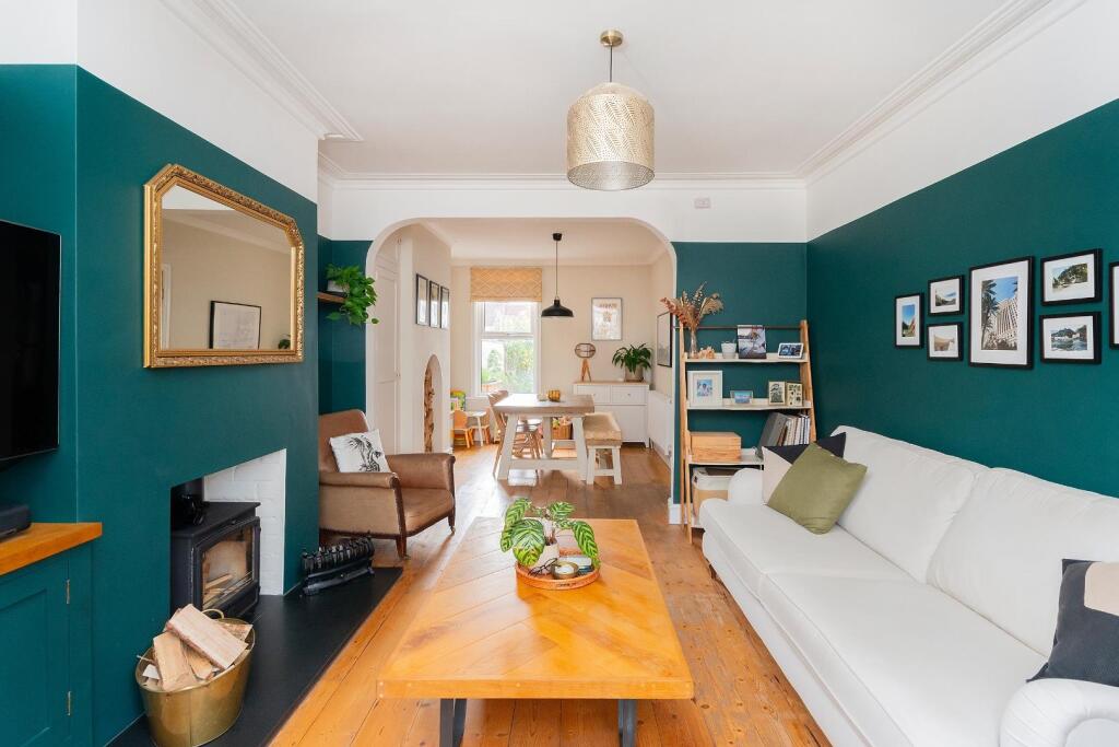 3C9RBN - Living Room A.jpg