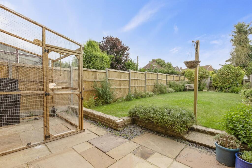 21 Jasmine Crescent, HP27 0AB-11.jpg