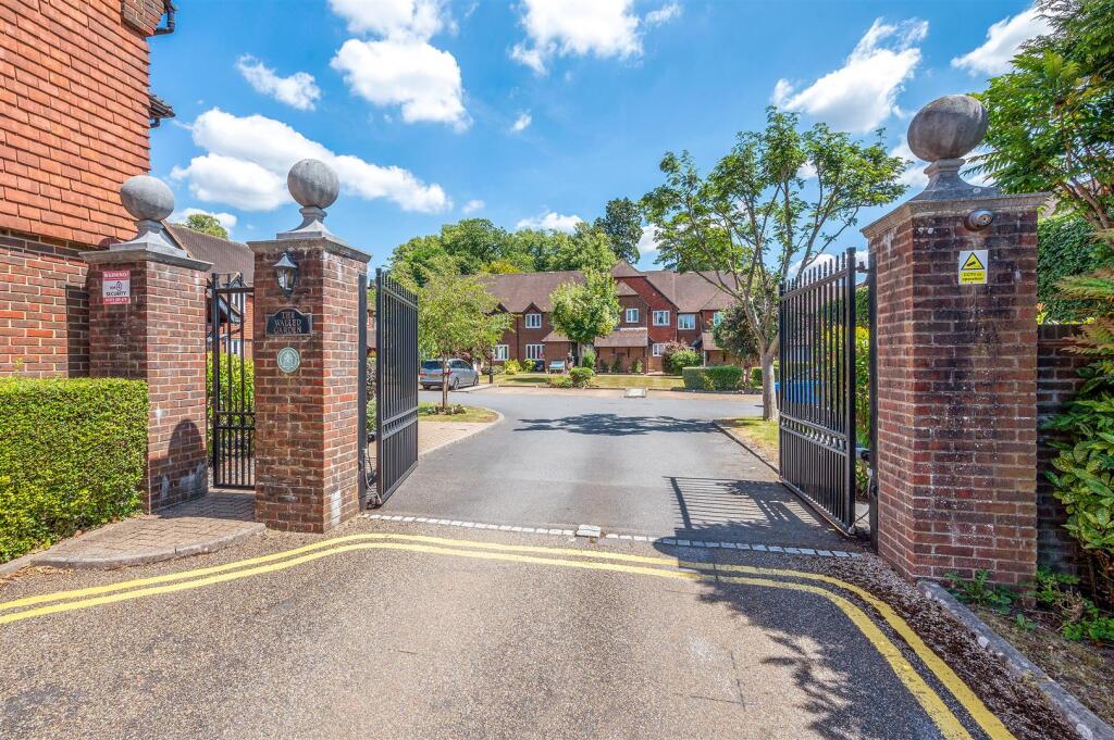 THE WALLED GARDEN, 22- (21).jpg