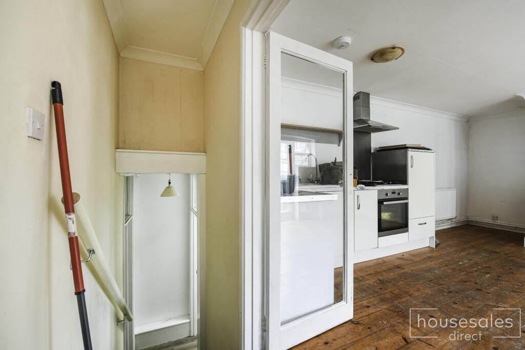 Hall/Kitchen