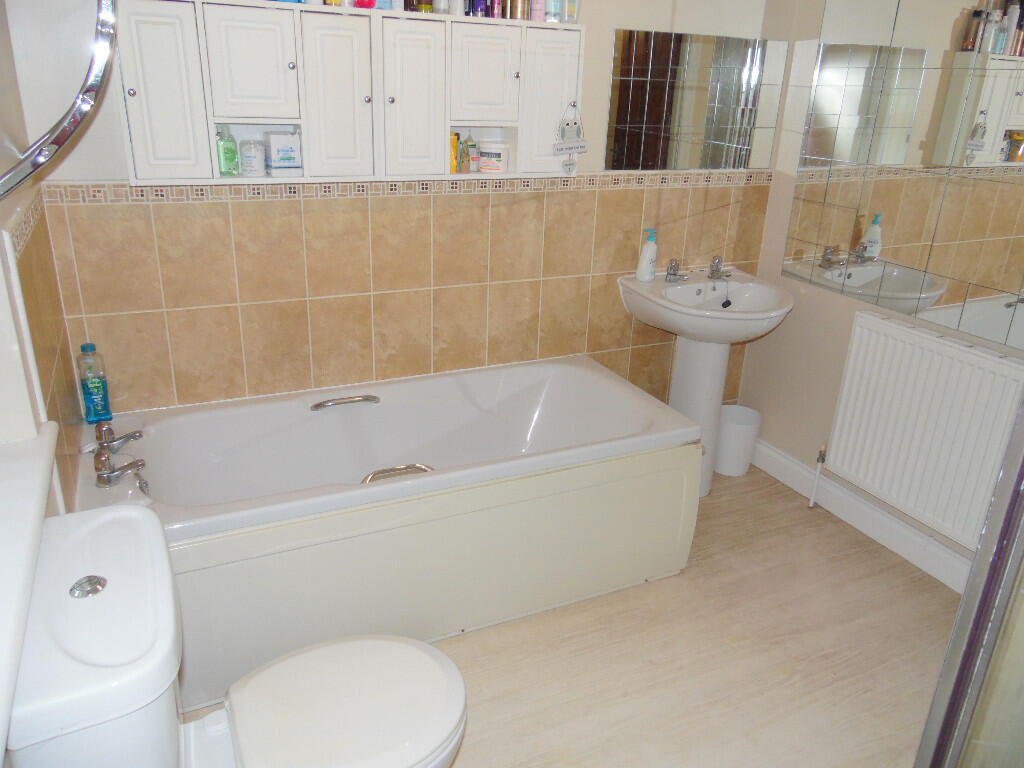 BATH/SHOWER ROOM