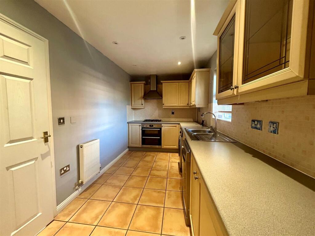 15 Brock Close kitchen.jpg