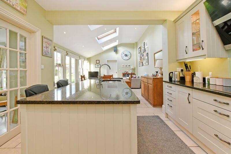 Open Plan Family Kitchen / Living 