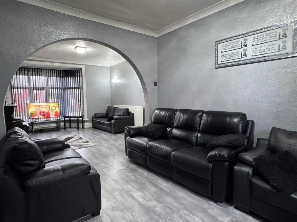 Lounge 4.jpg