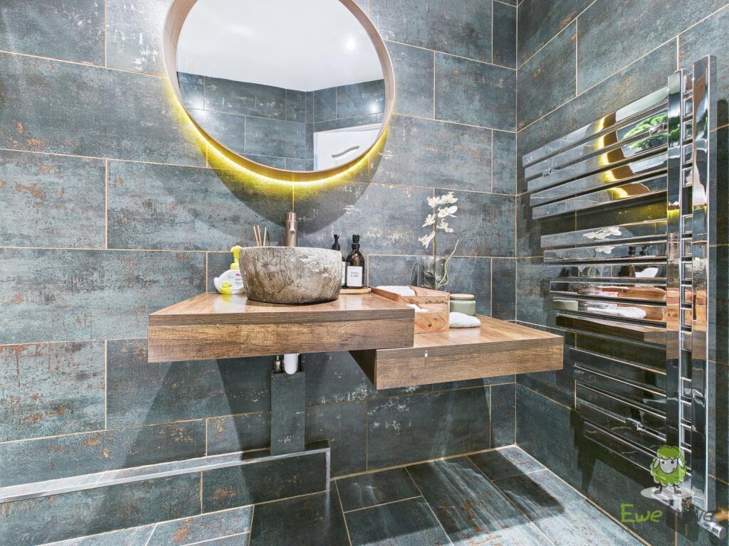 CAM01543G0-PR0141-STILL008