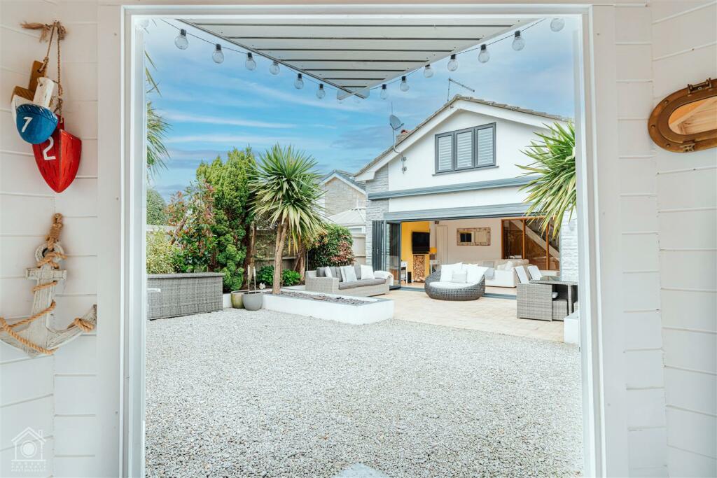 7 Ariel Close-14.jpg