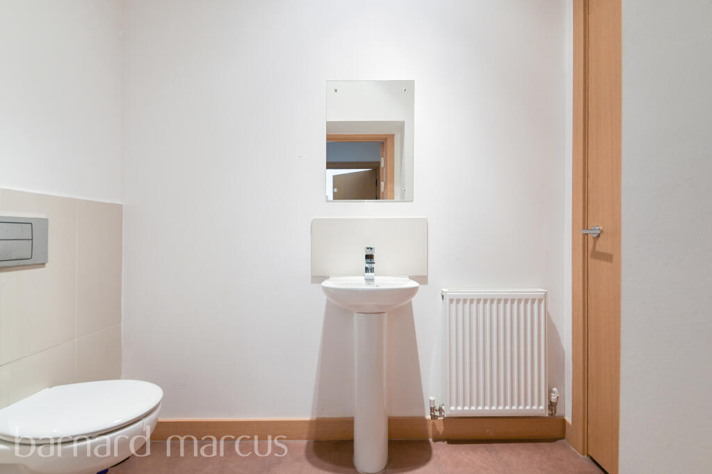 Cloakroom/wc