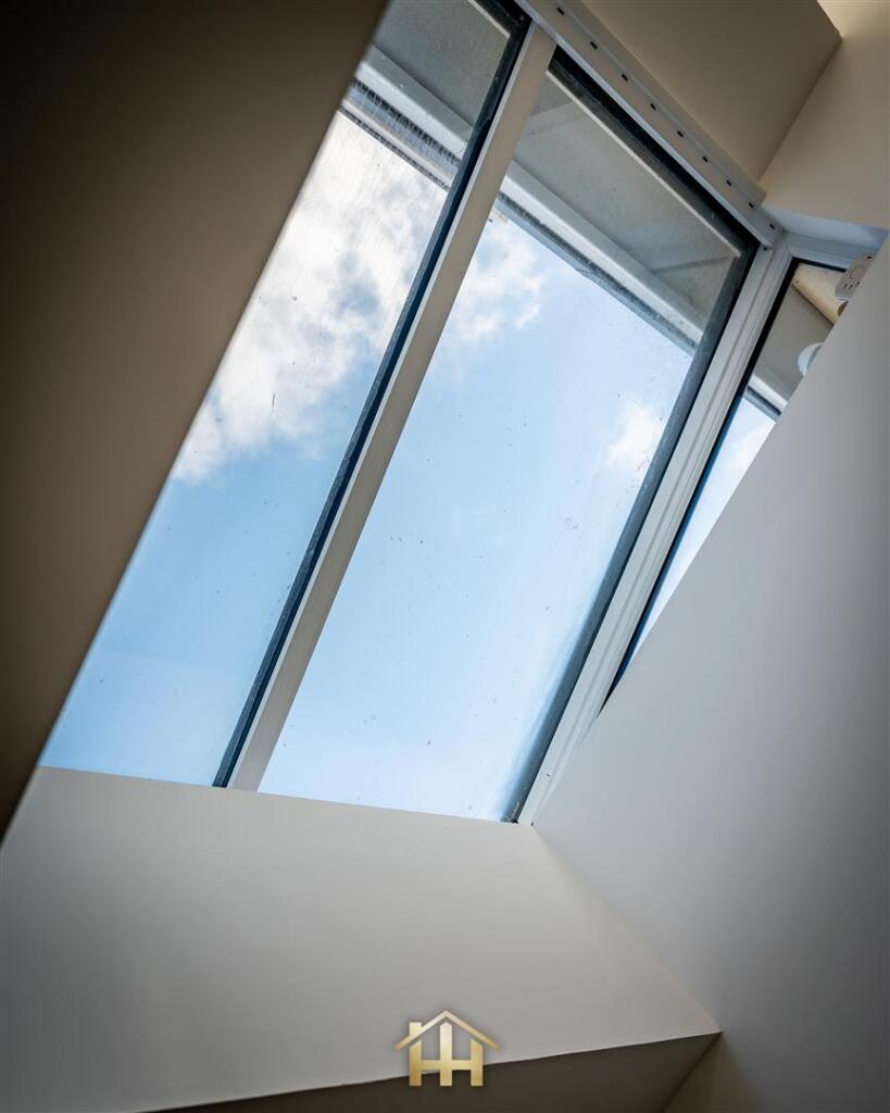 16B FALKLAND CRES DD53SQ 180325 EDIT (4 of 83).jpg