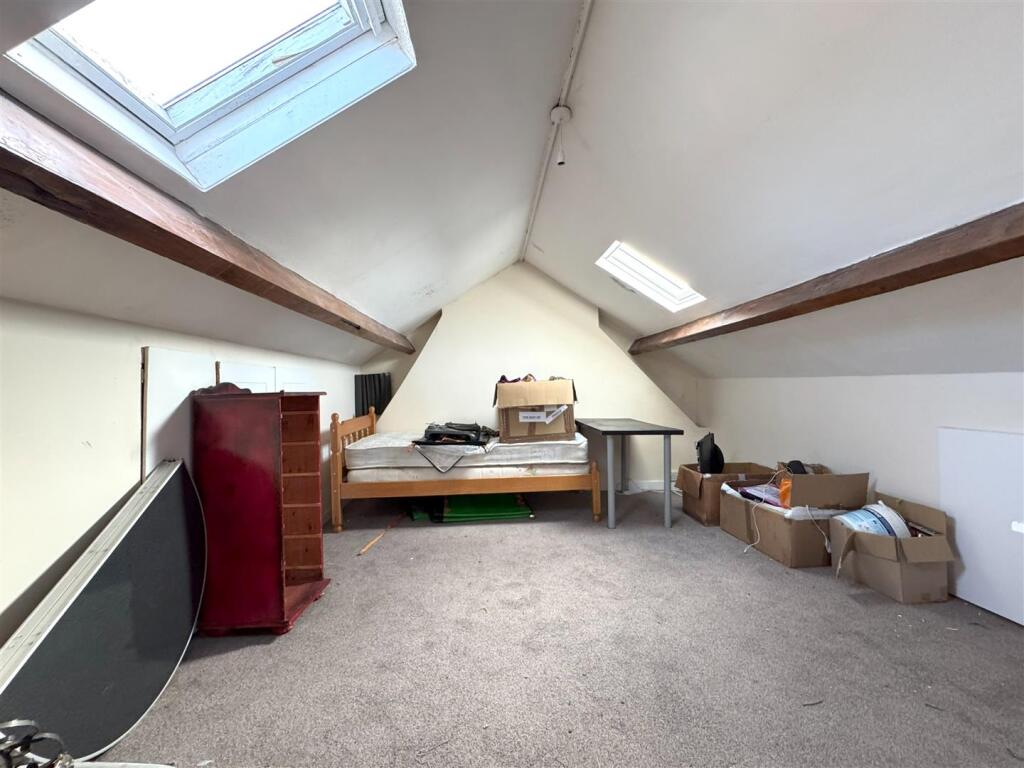 Loft space 1.jpg