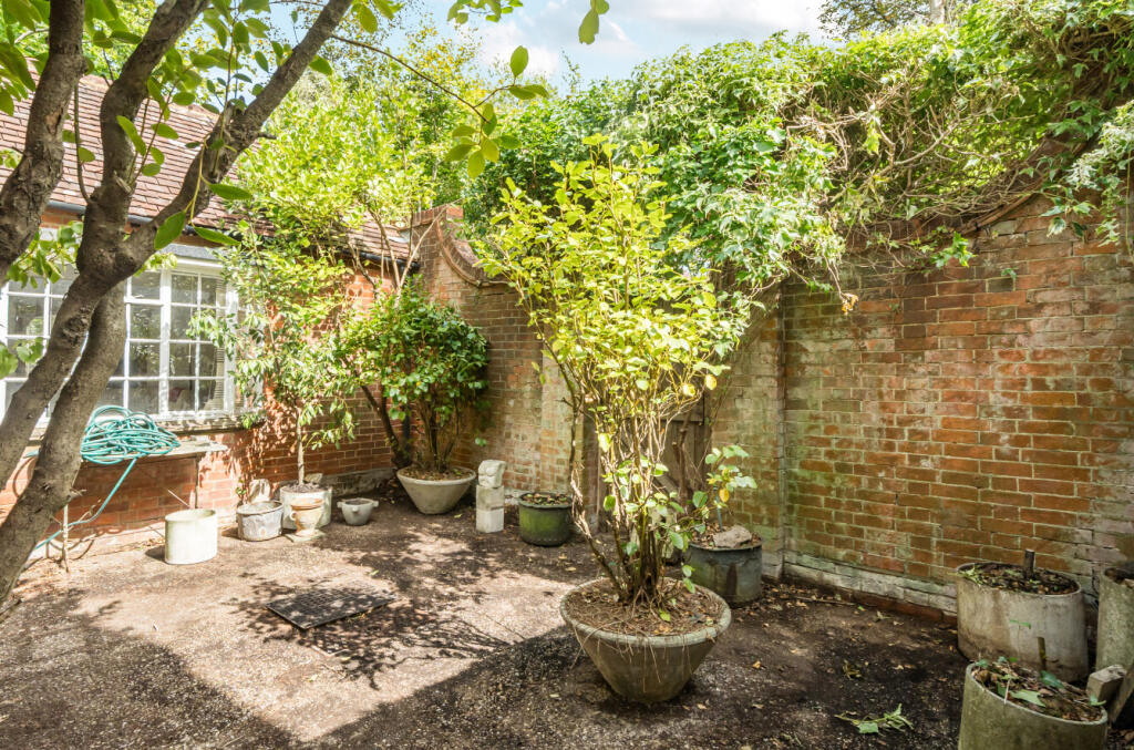 1344064-16-68adce...