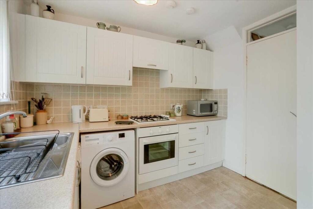 Kitchen Dining (2)