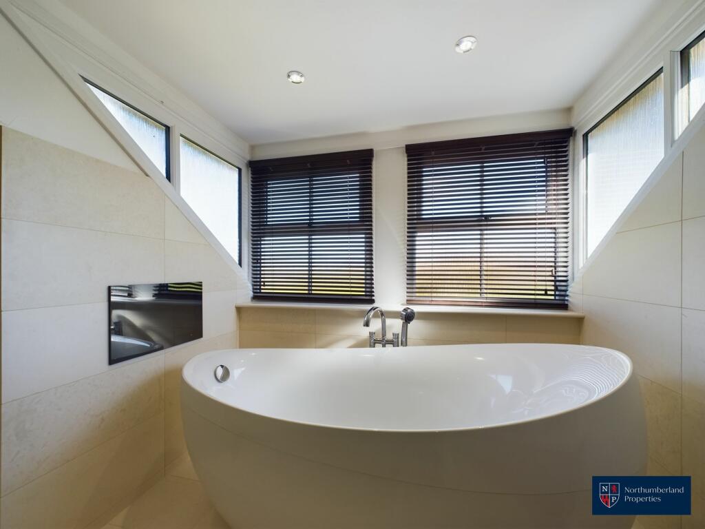 Primary En-Suite