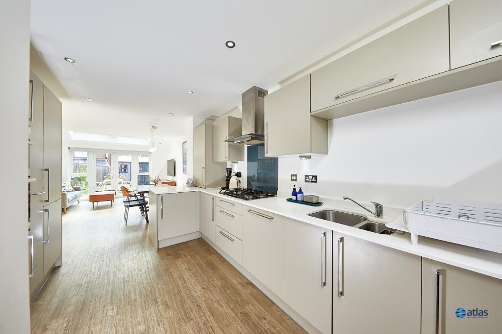 Kitchen / Living Area