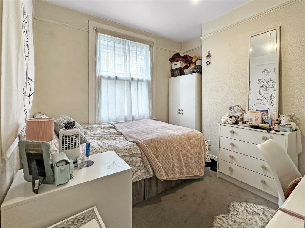 bedroom.jpg