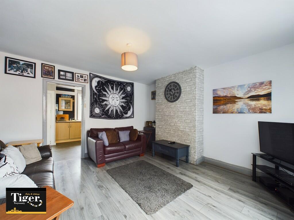 CAM02176G0-PR0241...